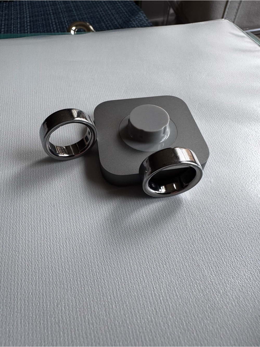 Oura Gray Magnetic Ring Accessory with Silver Accent - Picture 3 of 5